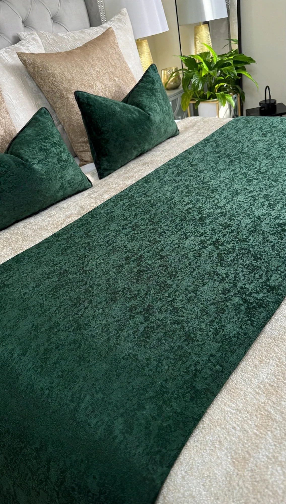 Sailor Green / Forest Green Crushed Velvet Bed Runner With 2 Matching Cushion Covers - Pack Of 3