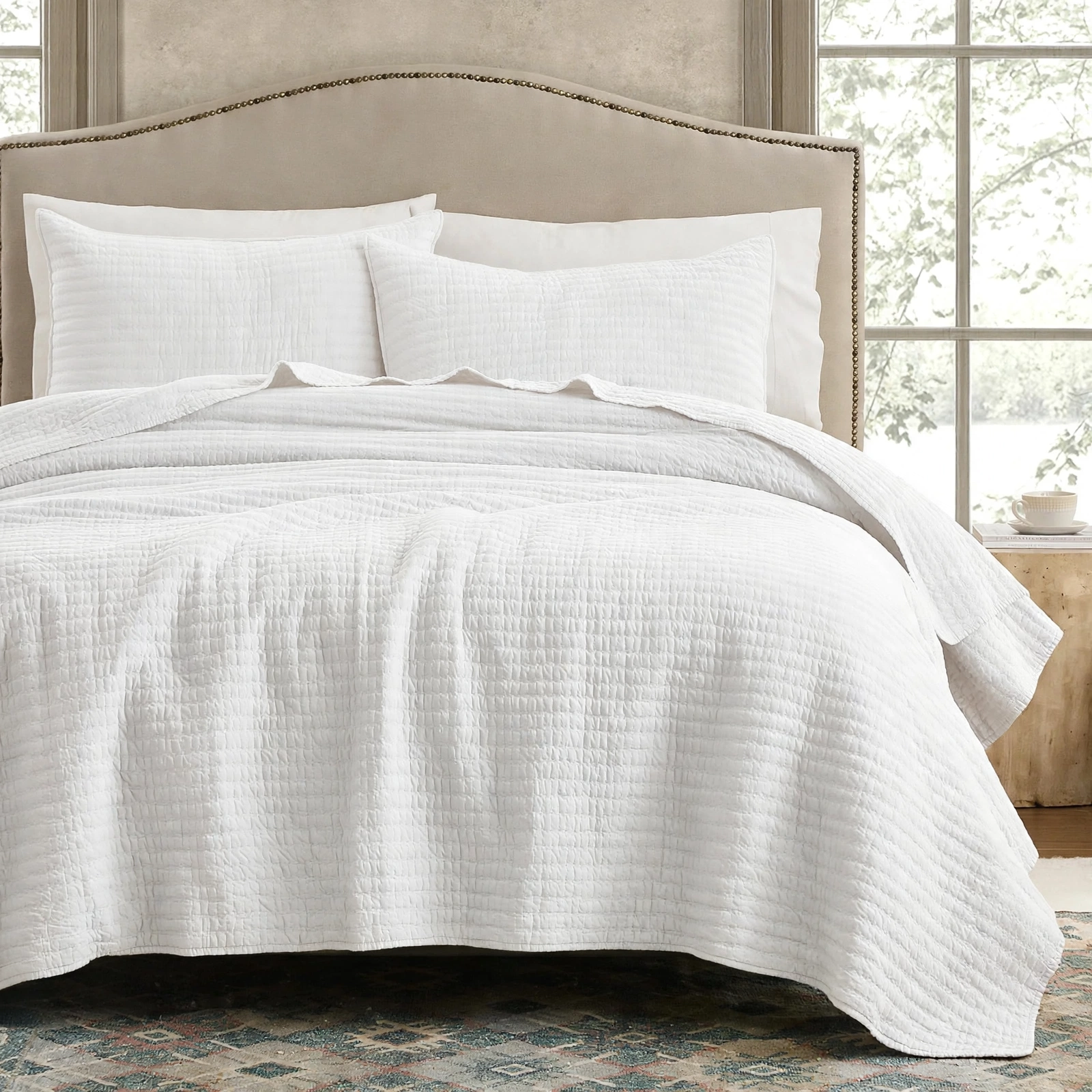 Snow White Channel Quilted Bedspread Set With 2 Pillow Shams